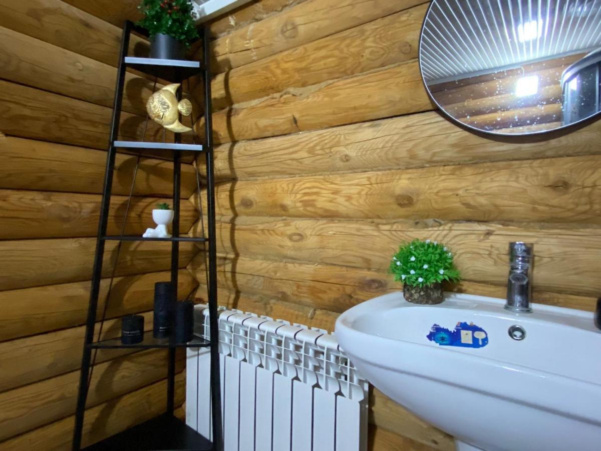 Manor Kolsay Bed & Breakfast Saty Bagian luar foto
